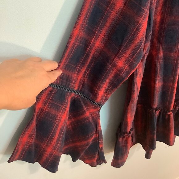 🍁 Susan Betro Plaid Bell Sleeve Blouse – Women’s 1X – Red/Blue Fall Vibes - Picture 7 of 12
